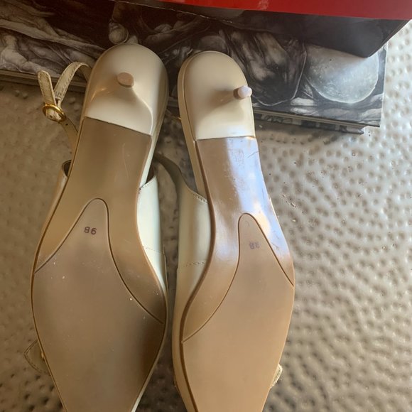 Talbots - Cream color kitten heels - New in box Never worn - size 9 - Picture 4 of 6